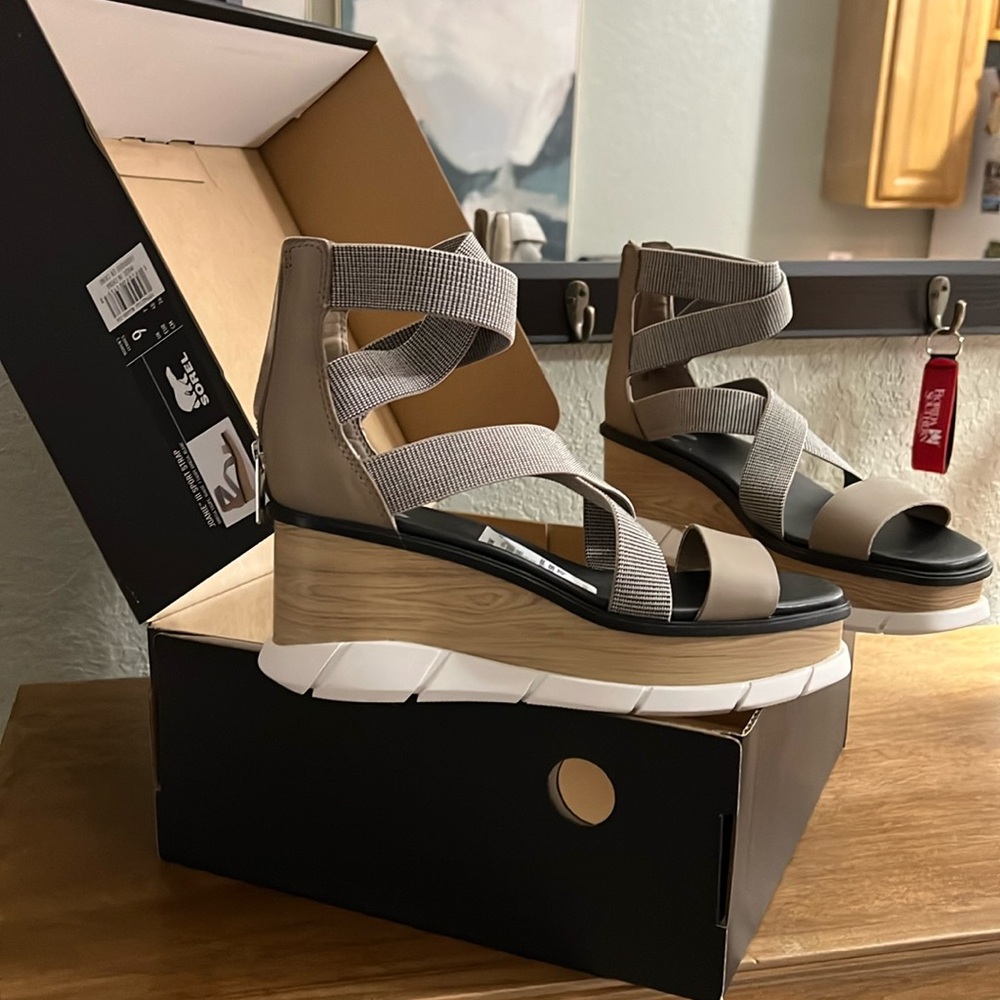 Sorel Sandals - Joanie III Sport Strap.